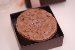 dark chocolate cake at chocolate store in miami